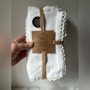 Quality Living White Lace Trim Napkins set of 4